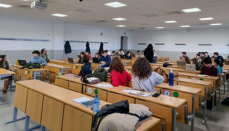 Seminario sobre “inteligencia artificial” en el periodismo en la Universidad de Sevilla